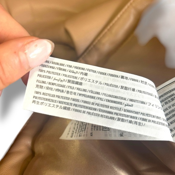 Abercrombie & Fitch Faux Leather Puffer Vest Camel Neutral Size Small - Picture 9 of 10